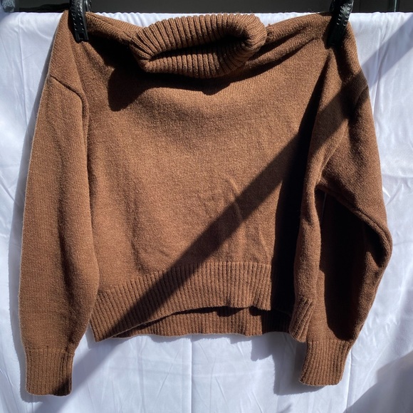Brown collar sweater - Picture 3 of 4